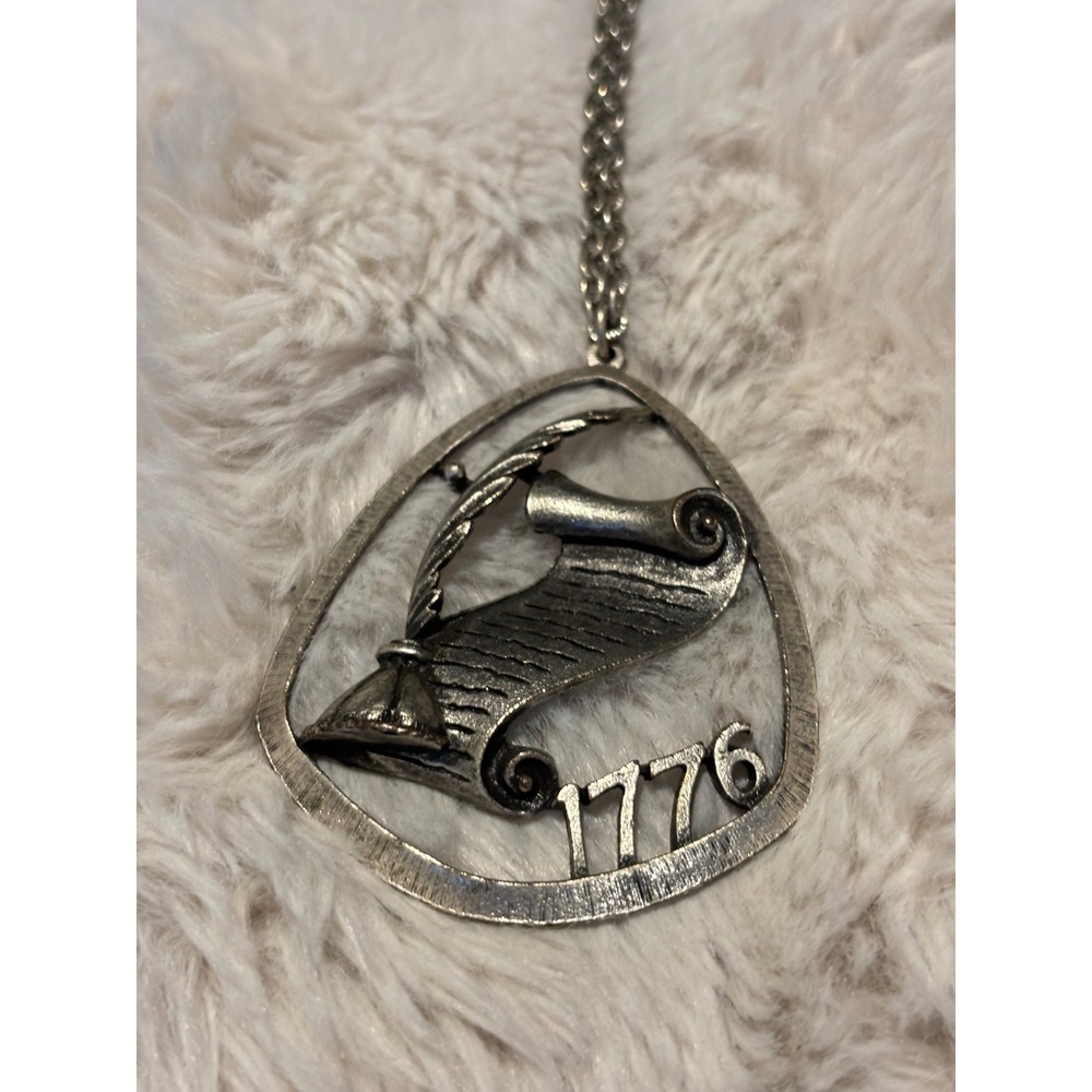 Vintage 1776 Bicentennial Patriotic Scroll Quill Pendant Necklace Silver Tone